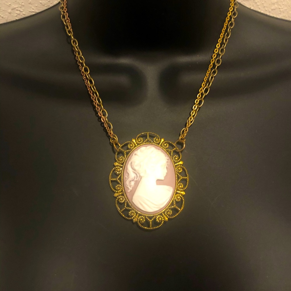 VINTAGE STYLE NECKLACE